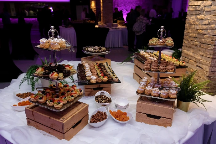 Poslovni domjenak u Restoranu Laguna – švedski stol